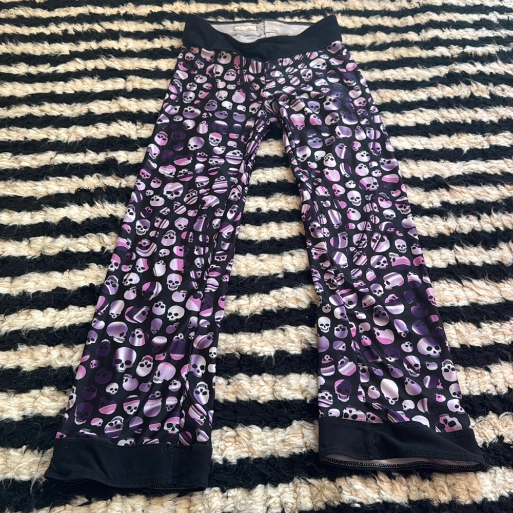 Super cool yoga pants